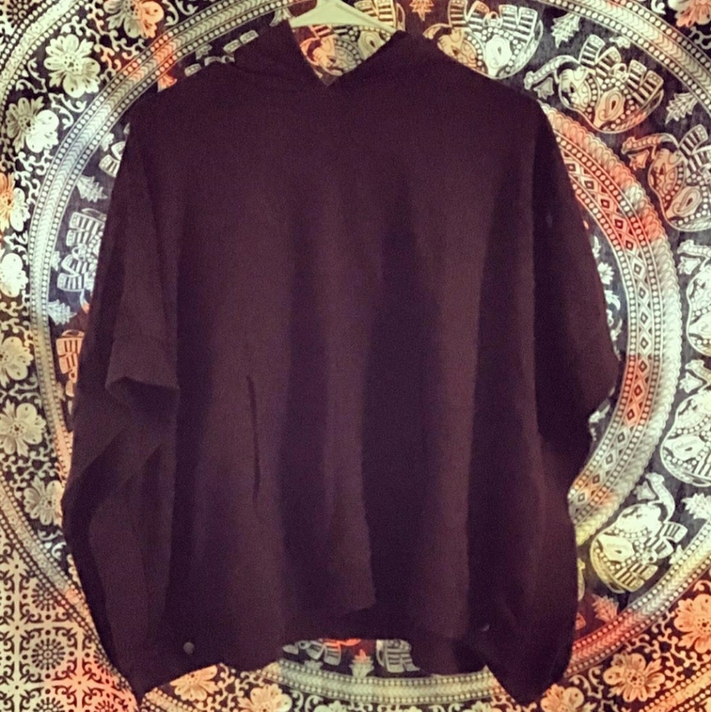 Button side poncho